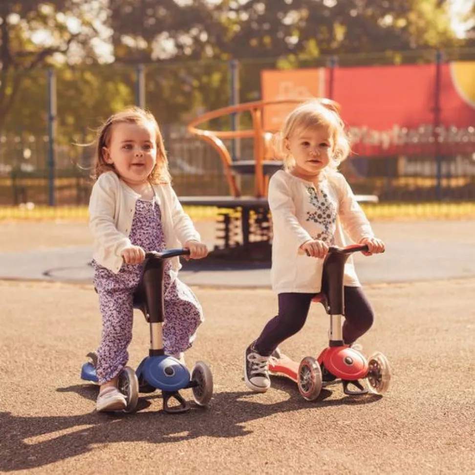 Самокат GLOBBER серії GO UP SPORTY пастельний зелений, до 20/50кг, 1+, 3 колеса що світяться